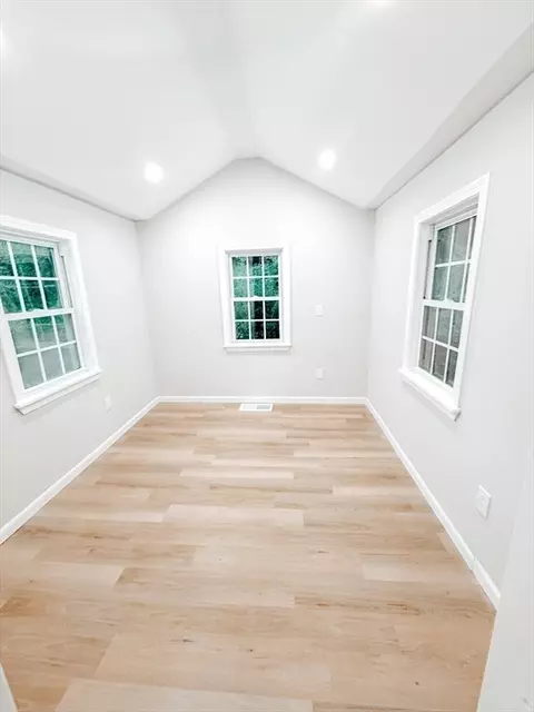 21 Bridge St, Beverly, MA 01915 photo 9