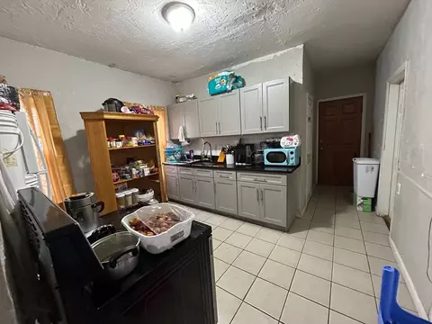 7 Bluff St, Worcester, MA 01610 photo 5