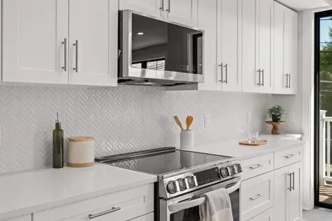 Kitchen - 260 Elm St, Everett, MA 02149 photo 5 of 6
