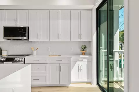 Kitchen - 260 Elm St, Everett, MA 02149 photo 6 of 6