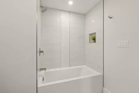 Bath - 260 Elm St, Everett, MA 02149 photo 4 of 4
