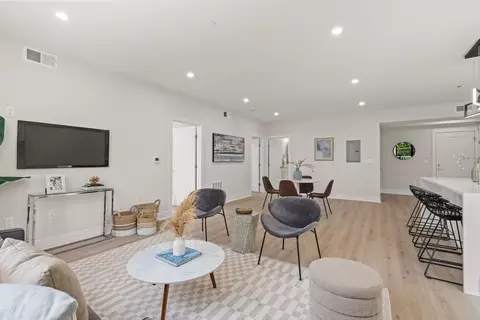 Living - 260 Elm St, Everett, MA 02149 photo 2 of 2