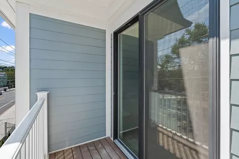 Exterior - 260 Elm St, Everett, MA 02149 photo 5 of 6