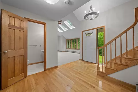 Entry Way - 75 Allen Rd, Brookfield, MA 01506 photo 3 of 6