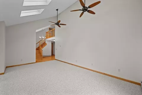 Living - 75 Allen Rd, Brookfield, MA 01506 photo 3 of 4