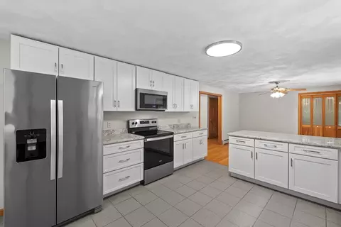 Kitchen - 75 Allen Rd, Brookfield, MA 01506 photo 2 of 4