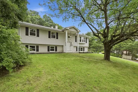 25 Norma St, Palmer, MA 01069