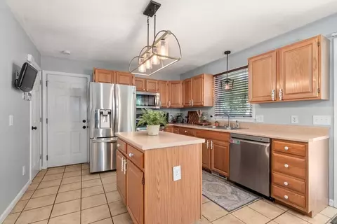 44 Fallston St, Springfield, MA 01119 photo 6