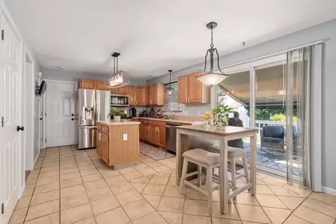 44 Fallston St, Springfield, MA 01119 photo 4
