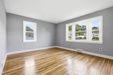 3 Hendricks St, Avon, MA 02322 photo 7