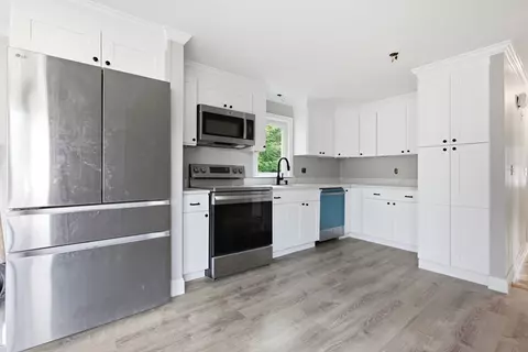 3 Hendricks St, Avon, MA 02322 photo 4