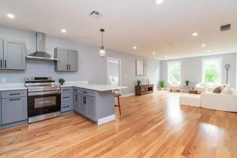 585 Washington St #207, Quincy, MA 02169