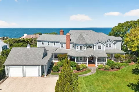 39 Naushon S, Falmouth, MA 02540