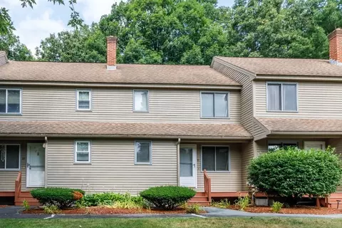 31 Macintosh Ln #31, Leominster, MA 01453