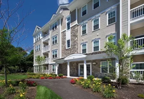 22 Farmstead Ln #407, Sudbury, MA 01776