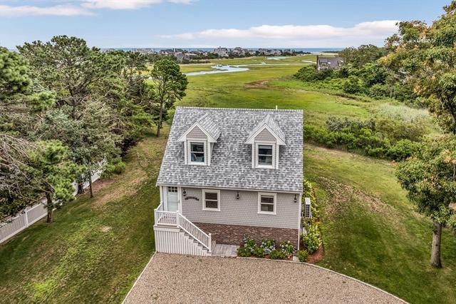 4 Arrowhead Cir, Sandwich, MA 02537