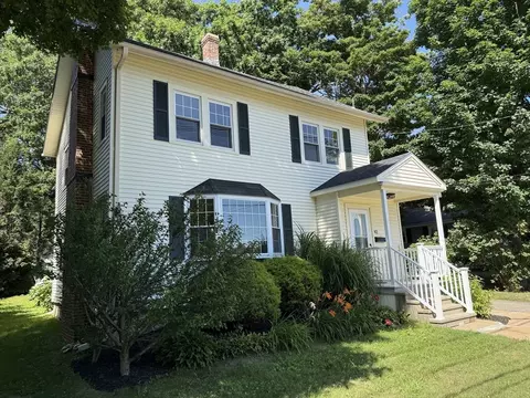 82 Hartwell St, Southbridge, MA 01550