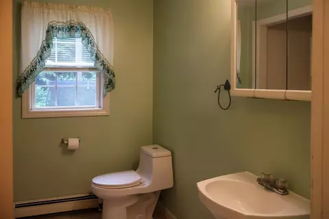 Bath - 94 Whitins Rd, Sutton, MA 01590 photo 1 of 5