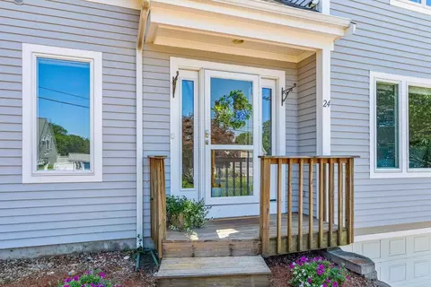 24 Bluff Ave, Mashpee, MA 02649 photo 3