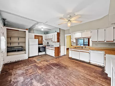 Kitchen - 33 High St, Stoneham, MA 02180 photo 3 of 3