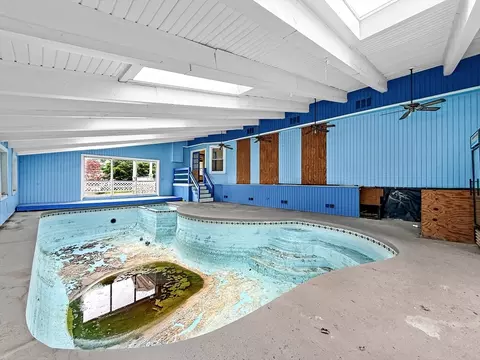 Exterior - 33 High St, Stoneham, MA 02180 photo 3 of 3
