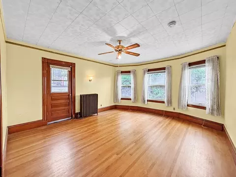 Living - 33 High St, Stoneham, MA 02180 photo 10 of 10