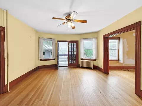 Living - 33 High St, Stoneham, MA 02180 photo 2 of 10