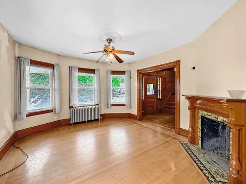 Living - 33 High St, Stoneham, MA 02180 photo 6 of 10