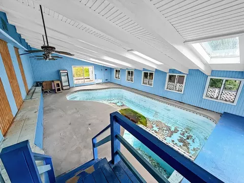 Exterior - 33 High St, Stoneham, MA 02180 photo 1 of 3