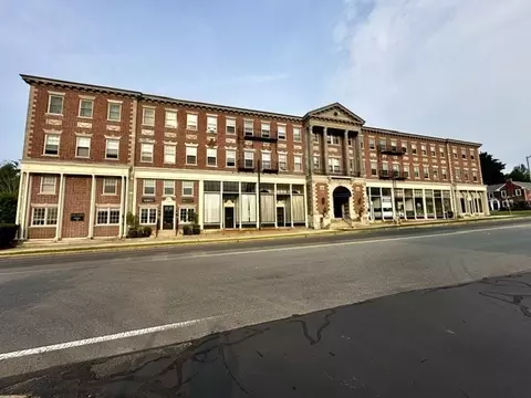 354 N Main St #206, Andover, MA 01810