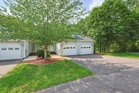 42 Mountain Laurel Ln #32, Fitchburg, MA 01420