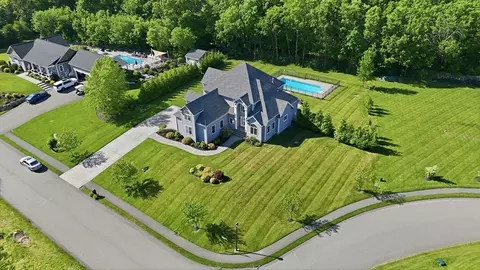 5 Kyles Ct, Swansea, MA 02777