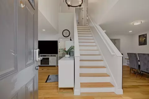 Entry Way - 724 Woodman St, Fall River, MA 02724 photo 1 of 3