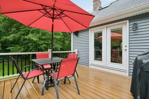 Exterior - 10 Sadler Rd, Upton, MA 01568 photo 2 of 7