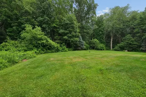 Exterior - 10 Sadler Rd, Upton, MA 01568 photo 5 of 7