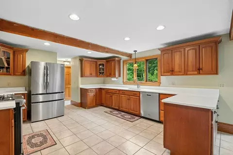 Kitchen - 10 Sadler Rd, Upton, MA 01568 photo 1 of 4