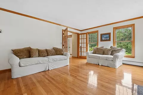 Living - 10 Sadler Rd, Upton, MA 01568 photo 3 of 6