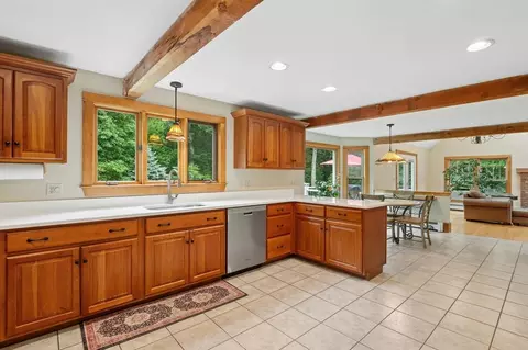 Kitchen - 10 Sadler Rd, Upton, MA 01568 photo 3 of 4