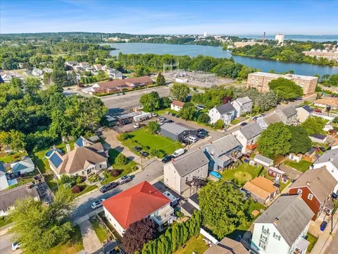 72 Tower St, Fall River, MA 02724 photo 8
