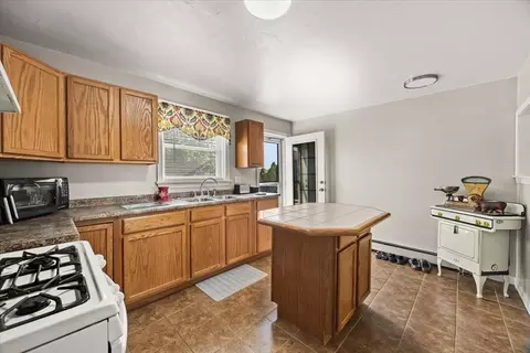 72 Tower St, Fall River, MA 02724 photo 17