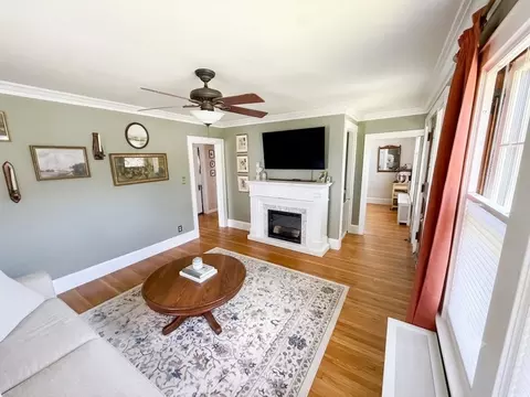 Living - 245 Plumtree Rd, Springfield, MA 01118 photo 1 of 2