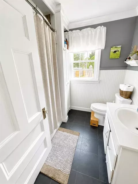Bath - 245 Plumtree Rd, Springfield, MA 01118 photo 1 of 1