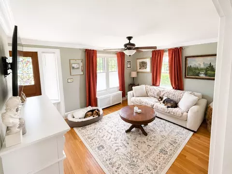 Living - 245 Plumtree Rd, Springfield, MA 01118 photo 2 of 2
