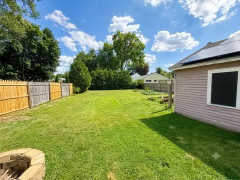 Exterior - 245 Plumtree Rd, Springfield, MA 01118 photo 2 of 5