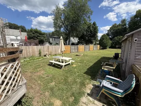 Exterior - 245 Plumtree Rd, Springfield, MA 01118 photo 3 of 5
