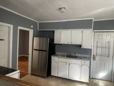 61-63 Acushnet Ave, Springfield, MA 01105 photo 20