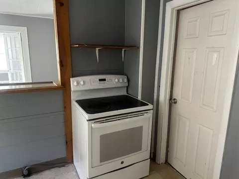 61-63 Acushnet Ave, Springfield, MA 01105 photo 21