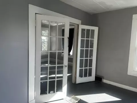 61-63 Acushnet Ave, Springfield, MA 01105 photo 12