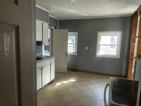 61-63 Acushnet Ave, Springfield, MA 01105 photo 19