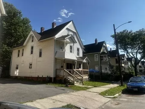 61-63 Acushnet Ave, Springfield, MA 01105 photo 2